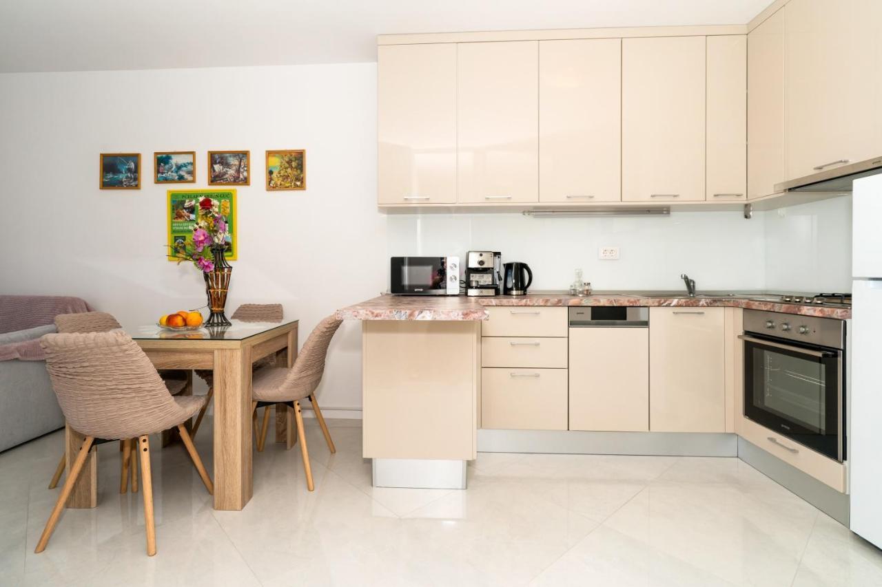Modern Apartments Sirobuja Split Luaran gambar